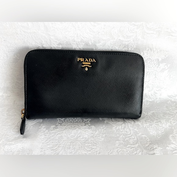 COA Authentic Prada Limited Edition Saffiano Leather Bicolor Zip Around Wallet - Picture 1 of 10